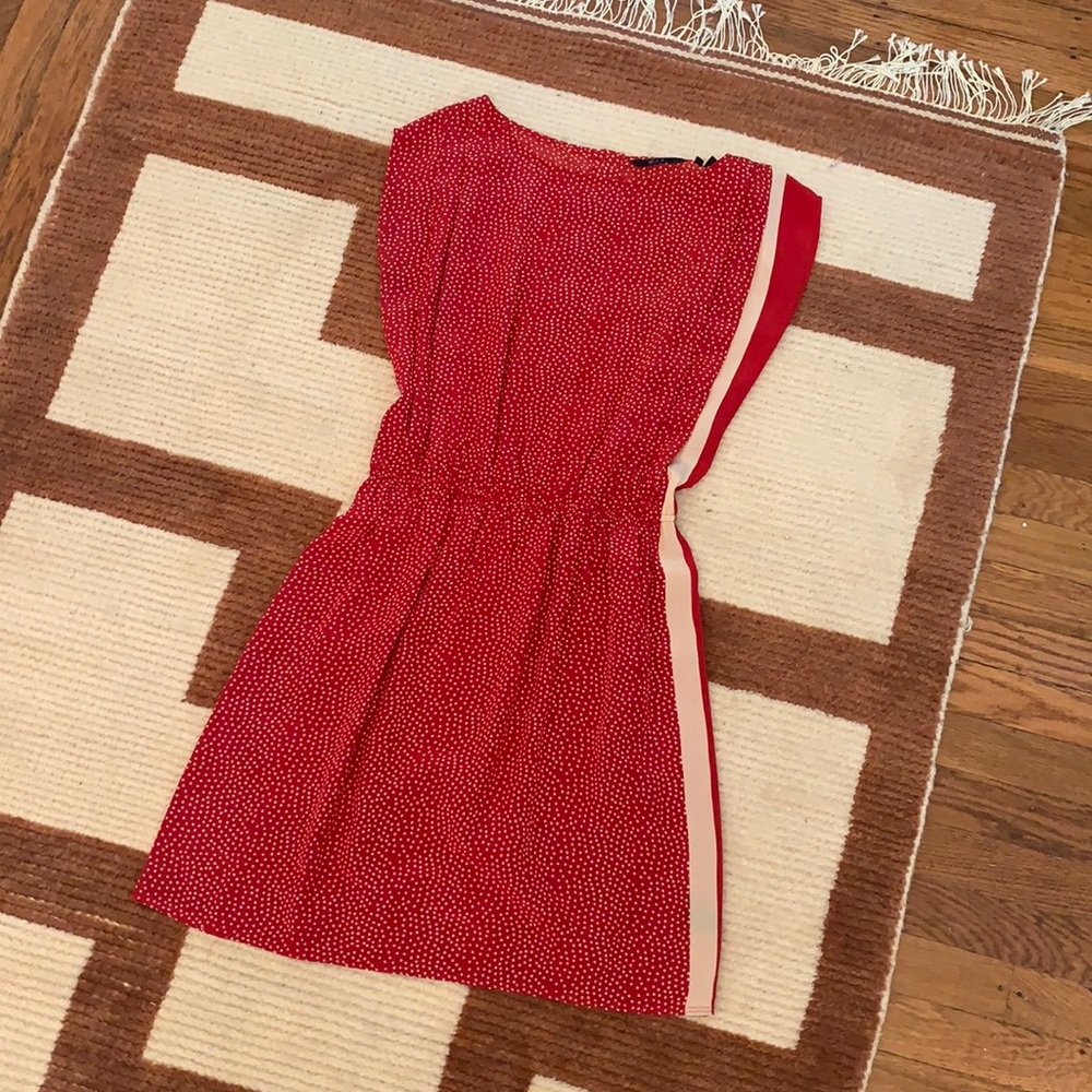 Red sleeveless dress